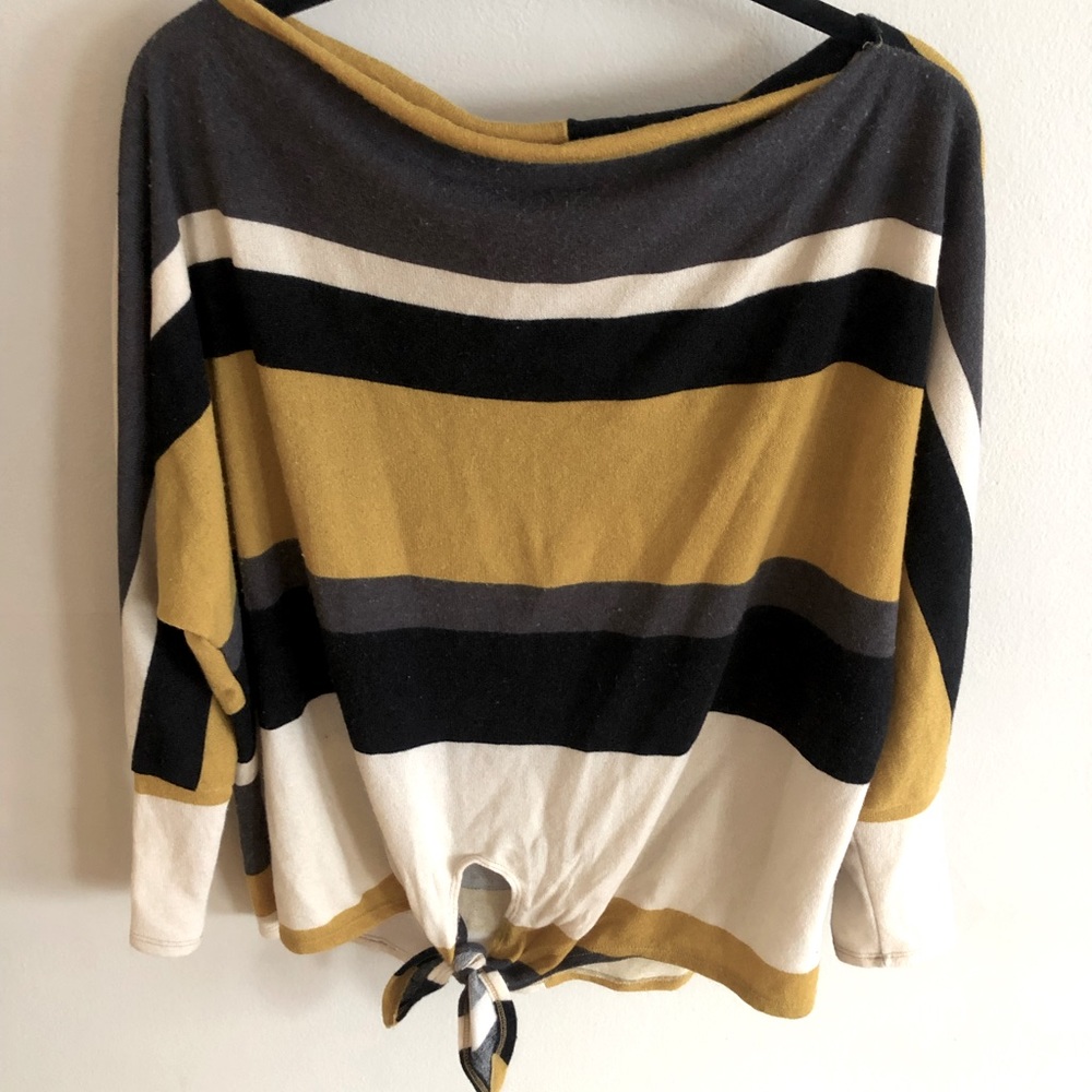 Front tie striped boat neck sweater